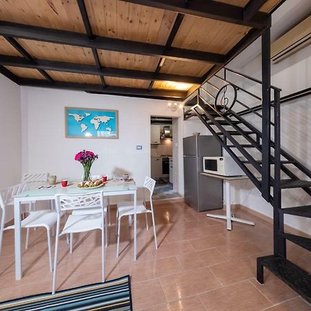 Sikulahouse - Apartment In The City Center Катания Екстериор снимка