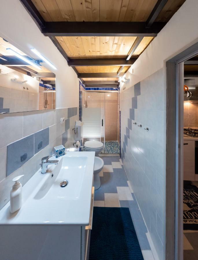 Sikulahouse - Apartment In The City Center Катания Екстериор снимка